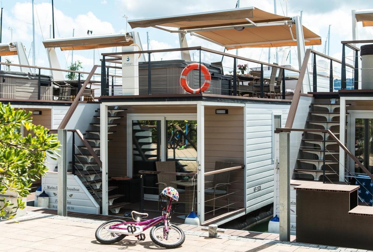 הוילה בפורטורוז Marina Luxury Houseboat Olive מראה חיצוני תמונה