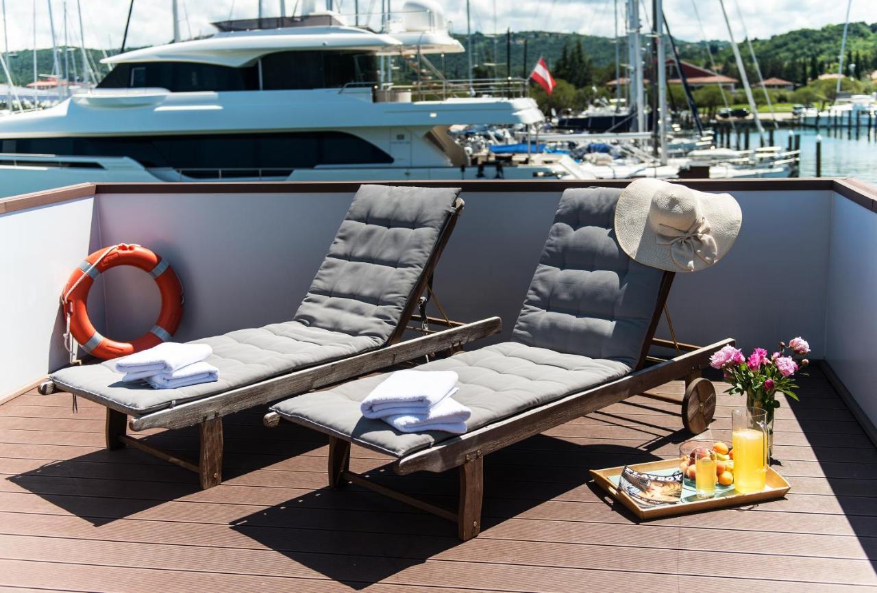 הוילה בפורטורוז Marina Luxury Houseboat Olive מראה חיצוני תמונה